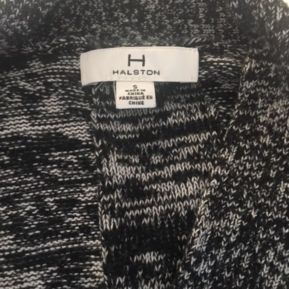 Halston Sweater, short sleeve, size S. Super comfortable and versitile - Picture 5 of 5